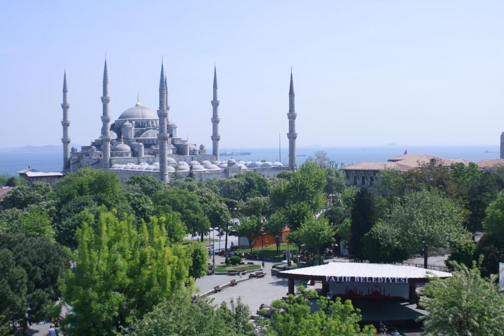 Esra Sultan Petrol Hotel İstanbul Dış mekan fotoğraf